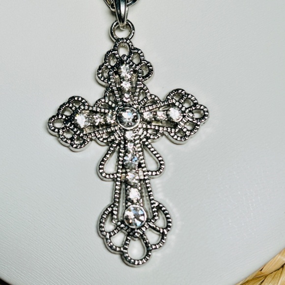 Beautiful Ornate Crystal Filigree Cross Necklace - Picture 3 of 11